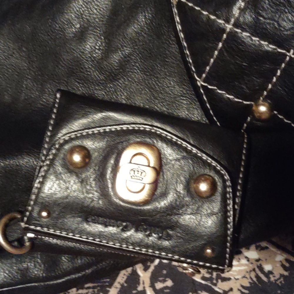Juicy Couture large vintage pebbled leather shoulder bag with quilted pocket. - Picture 5 of 6
